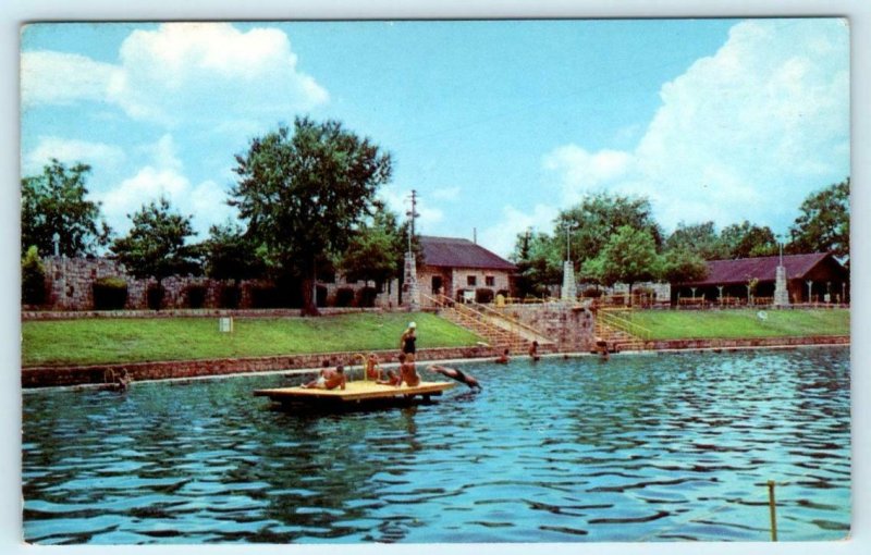 NEW BRAUNFELS, Texas TX ~ LANDA PARK  Swimmers Diving Platform 1950s  Postcard