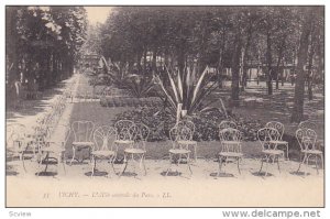 VICHY, L'Allee centrale du Parc, Allier, France, 00-10s