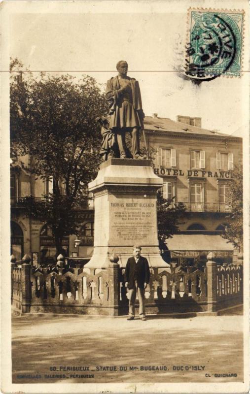 CPA PÉRIGUEUX-Statue du Maréchal Bugueaud duc d'Isly (232935)