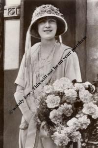 mm710 -  a young Elizabeth Bowes-Lyon as Duchess of York - Royalty photo