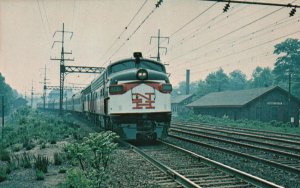 Vintage Postcard New Haven 2035 FL9 Bring Boston Bound Train of 8 Cars Milford