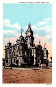 Postcard COURT HOUSE SCENE Council Bluffs Iowa IA AP8802