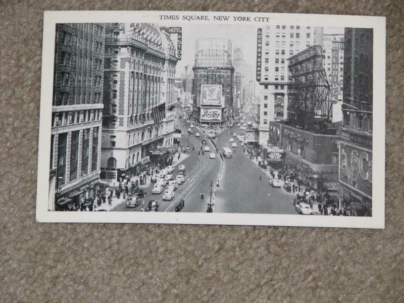 Times Square, N.Y. City- Hotel Astor-PepsiCola- Loews State, unused vintage card