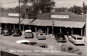 RPPC Exterior, Wall Drug Store, Wall SD Vintage Postcard W58