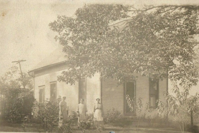 Circa 1900-10 RPPC House in Pataskala, Ohio Real Photo Vintage Postcard P17 