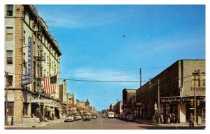 Postcard WI Green Bay - Main Street Looking East - Hotel - Walgreens