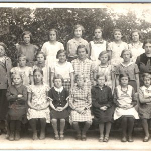 c1910s Leipzig, Germany Women Class Group RPPC School Students? Real Photo A158