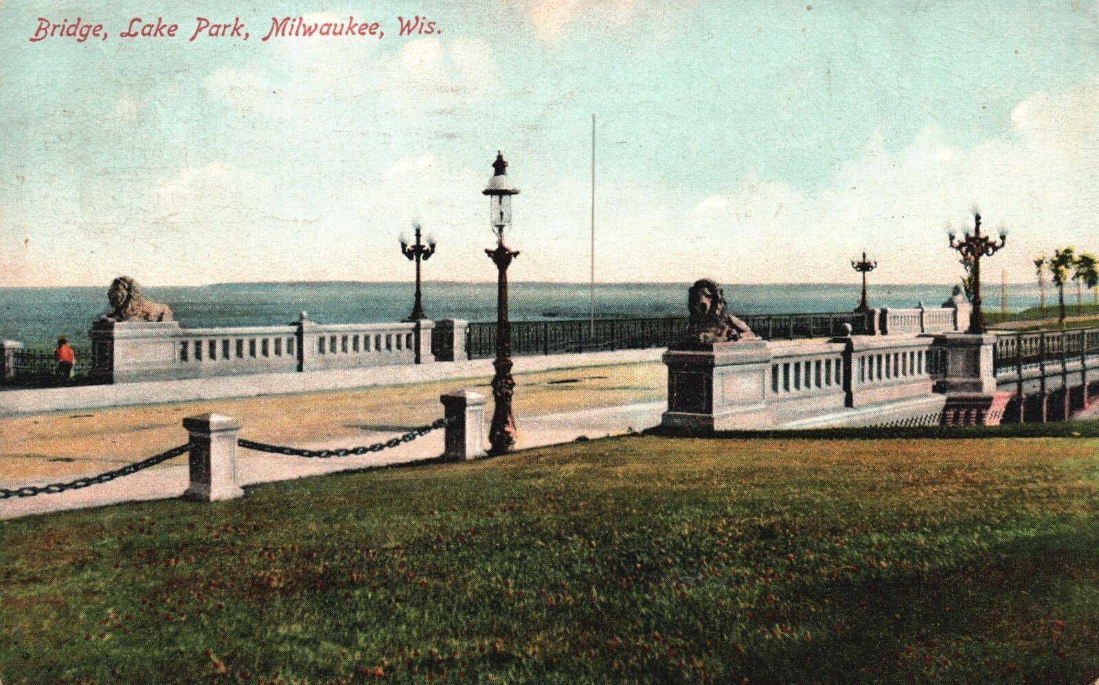 Vintage Postcard 1909 Bridge Lake Park Lion Statue Grounds Milwaukee