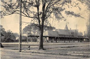 Oshkosh Wisconsin view from street North Western Station antique pc DD3174