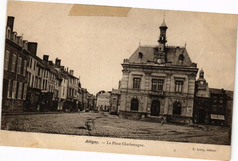 CPA ATTIGNY - La Place Charlemagne (224370)