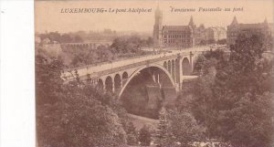 Luxemburg Le pont Adolphe et l'ancienne Passerelle au fond