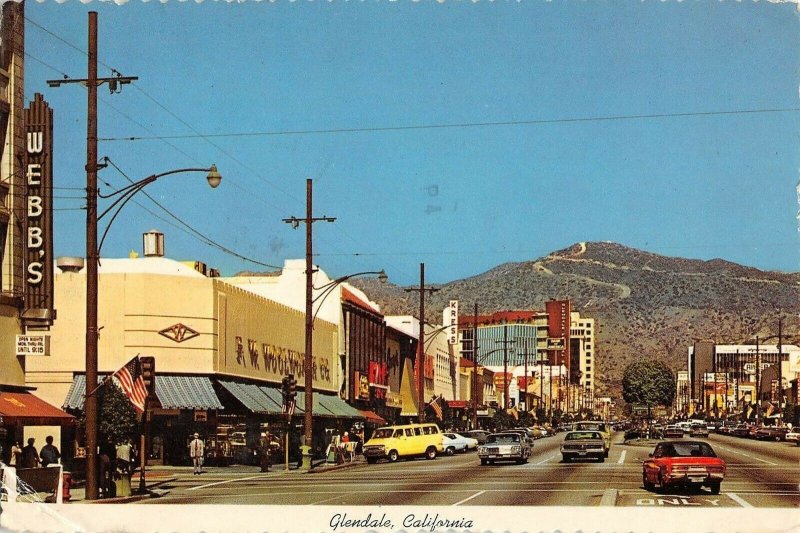 MIN1195 usa glendale california brand boulevard shops flag old cars van lantern