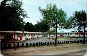 VINTAGE POSTCARD MONTORO HOTEL KINGSTON RD WEST HILL ONTARIO CANADA LATE 1960s