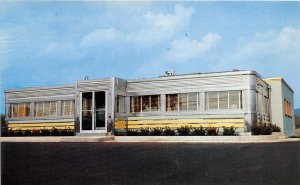 H37/ Reading Pennsylvania Postcard Chrome Gelbach's Diner Restaurant