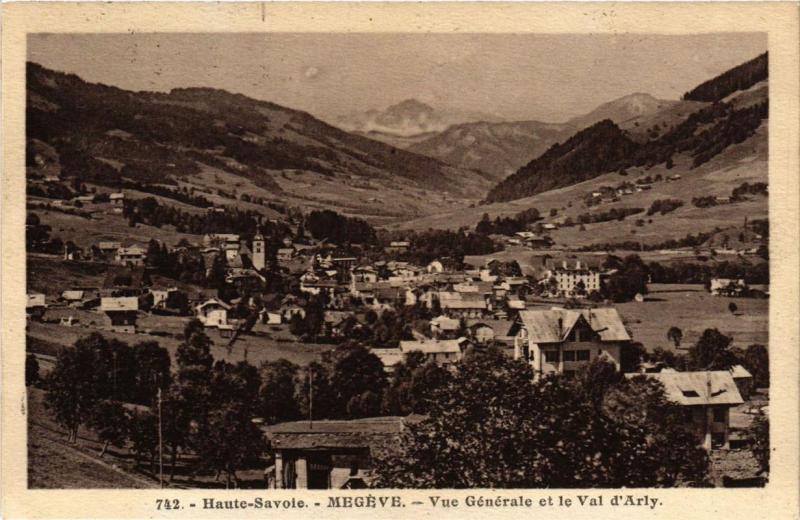 CPA Haute-Savoie MEGEVE Vue générale et le Val d'Arly (618586)