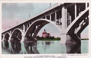 Canada Saskatchewan Saskatoon Saskatchewan River & Hotel Bessborough 1939...