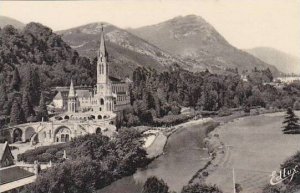 France Lourdes La Basilique et le Gave Photo