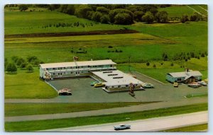 OSHKOSH, Wisconsin WI ~ Roadside LAKELAND MOTEL 1965 Paul Berry Postcard