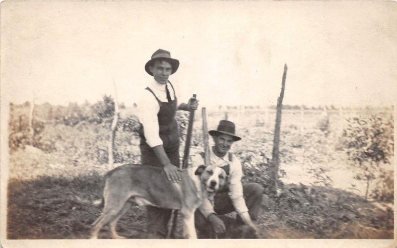 A35/ Hunting RPPC Postcard Gun Real Photo c1910 Dog Men 13