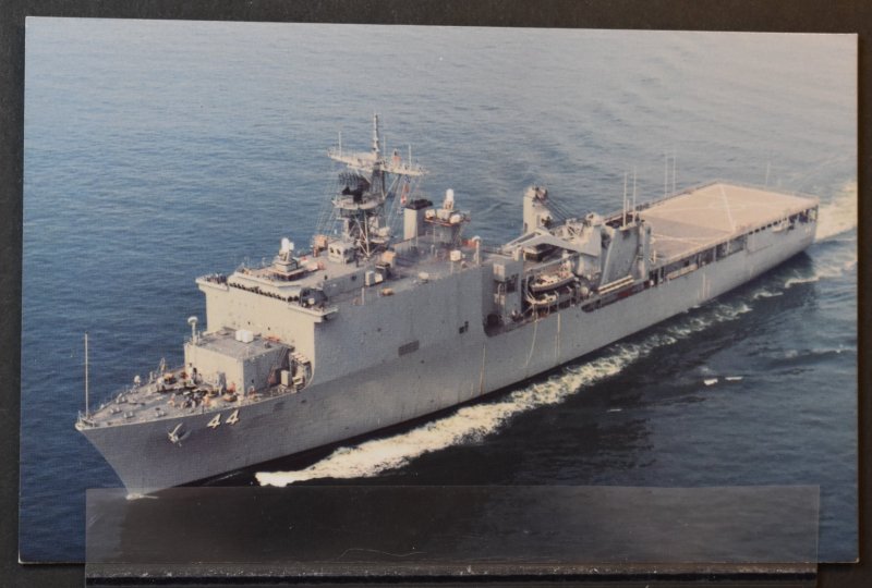 US Navy Ship - U.S.S. Gunston Hall [LSD-44]