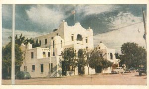 Carlsbad New Mexico La Caverna Hotel, Old Cars, White Border Postcard Unused