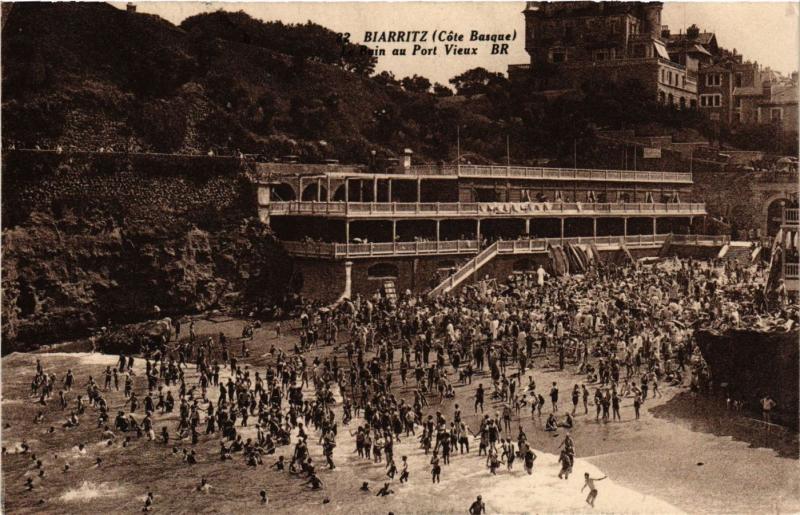 CPA BIARRITZ (Cote Basque) - Le Bain au Port Vieux (450381)