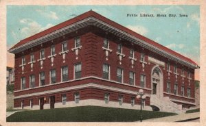 Vintage Postcard 1931 Public Library Sioux City Iowa Hornick More & Porterfield