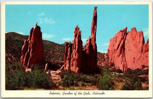 VINTAGE POSTCARD INTERIOR OF THE GARDENS OF THE GODS IN COLORADO POSTED 1968