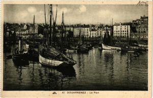 CPA DOUARNENEZ - Le Port (252775)
