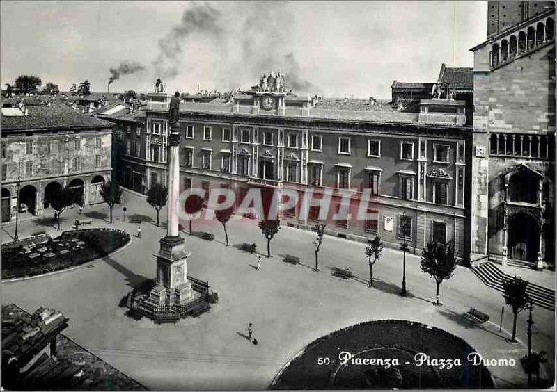 Postcard Modern Piacenza Piazza Duomo