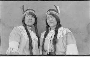 H9/ Native American Indian RPPC Postcard c1910 Women Braids Feathers 15