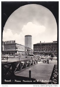 RP: NAPOLI / Naples , Italy , 40-50s : Piazza Muncipio ed il Grattacielo