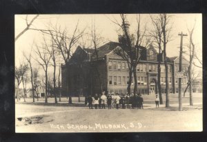 RPPC MILBANK SOUTH DAKOTA HIGH SCHOOL BUILDING STUDENTS REAL PHOTO POSTCARD