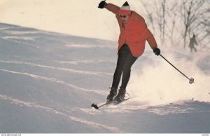 SKIING , Sherbrooke , Quebec , Canada , PU-1985 ; Holiday Inn