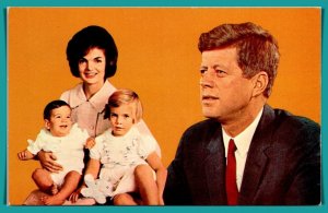 President Kennedy & Family - [MX-922]