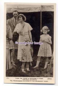 r1539 - Duke & Duchess of York with Princesses Elizabeth & Margaret - postcard