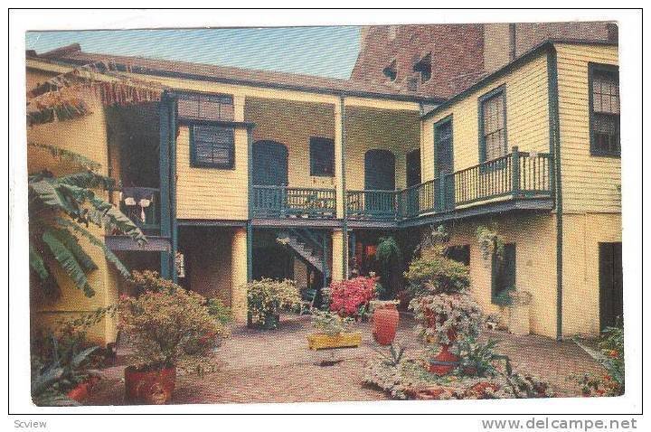 Patti's Courtyard, Royal Street,  New Orleans, Louisiana, 40-60s