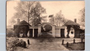 North Lodge Gate, Mount Vernon VA c1952 Vintage Postcard N48