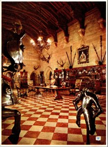 CONTINENTAL SIZE POSTCARD THE GREAT HALL AT WARWICK CASTLE GREAT BRITAIN