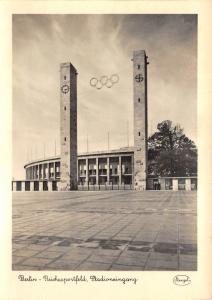 B13468 Stade Estade Stadium Sport Football Olympischer Stadion berlin flags