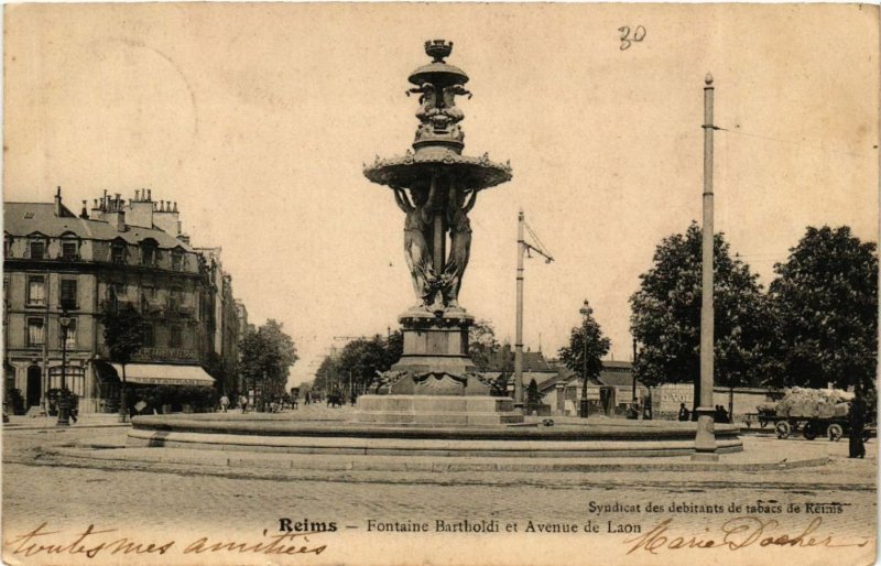 CPA REIMS-Fontaine Bartholdi et Avenue de Laon (490446)