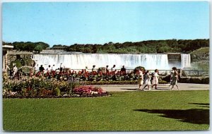 Postcard - Victoria Park and the American Falls - Niagara Falls, Canada