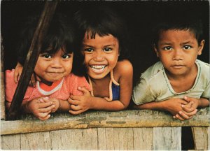 PC PHILIPPINES, ENFANTS DE RÉFUGIÉS Á ZAMBOANGA, Modern Postcard (B40259)
