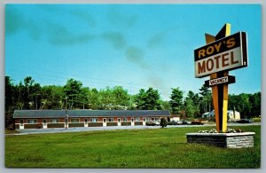 Postcard Spragge Ontario c1960s Roy’s Motel Roadside Highway 17 Old Cars