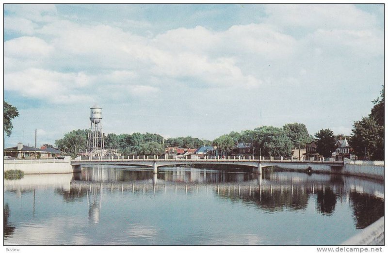 Le Pont sur la Riviere Yamaska,  Farnham,  Quebec,  Canada,   40-60s