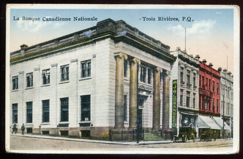 h1241 - TROIS RIVIERES Quebec Postcard 1930s National Bank. Stores