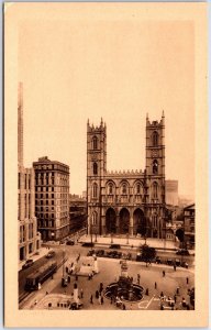 VINTAGE POSTCARD CROWDS AND STREET SCENE AT NOTRE DAME CHURCH PLACE D'ARMES 1920