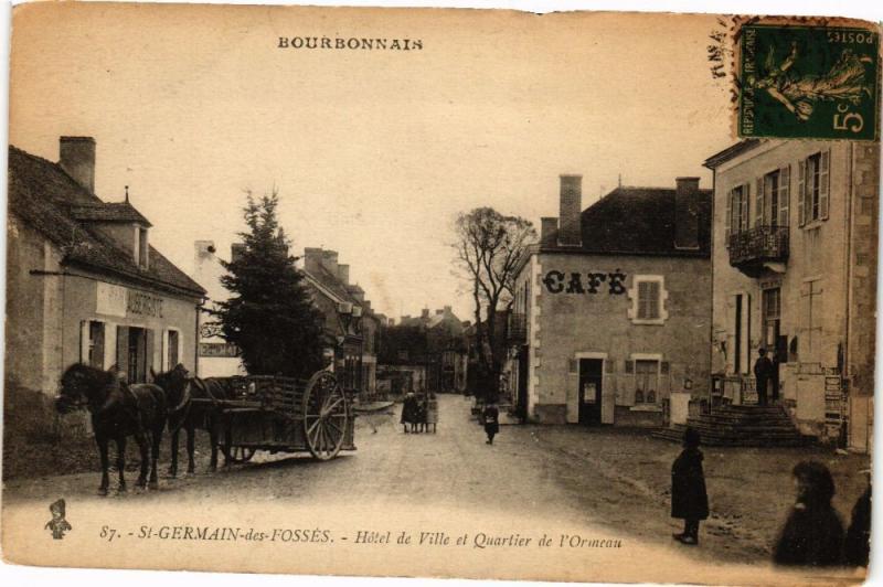 CPA AK Bourbonnais-St-GERMAIN-des-FOSSÉS - Hotel de Ville et Quartier (262980)
