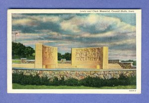 Council Bluffs, Iowa/IA Postcard, Lewis & Clark Memorial