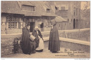 BRUGES, Belgium, 1900-1910's; Derriere Gruuthuse, Types Brugeois